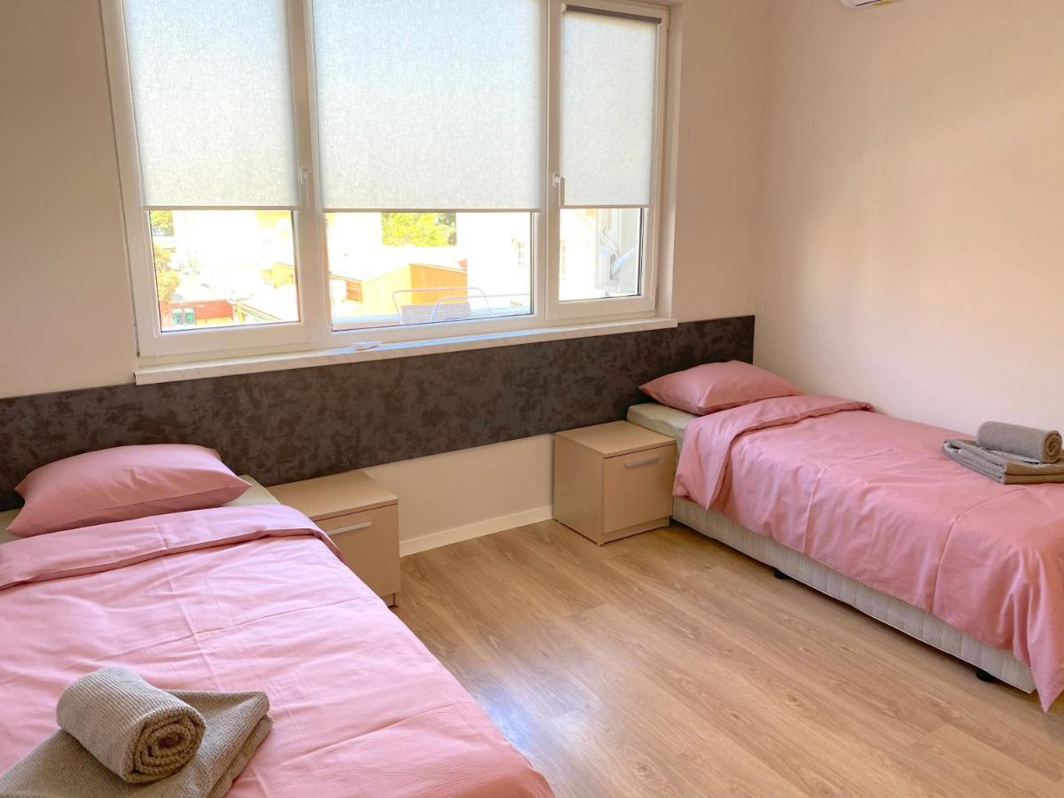 Top Centre Zara Apartment Стара-Заґора Екстер'єр фото